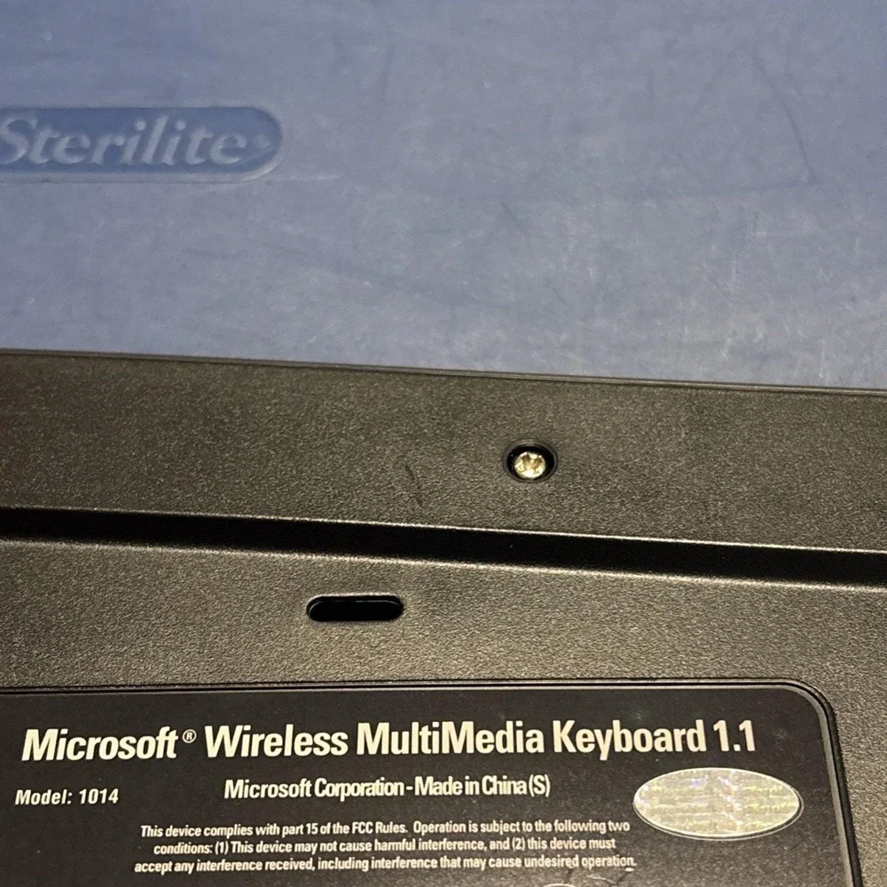 Microsoft Wireless Multimedia Keyboard 1.1 Model 1014 (Keyboard Only)